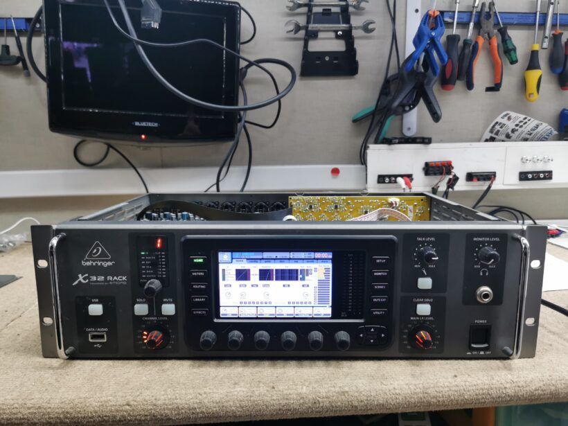 Reparación Behringer X32 Rack que no enciende por fallo en placa base