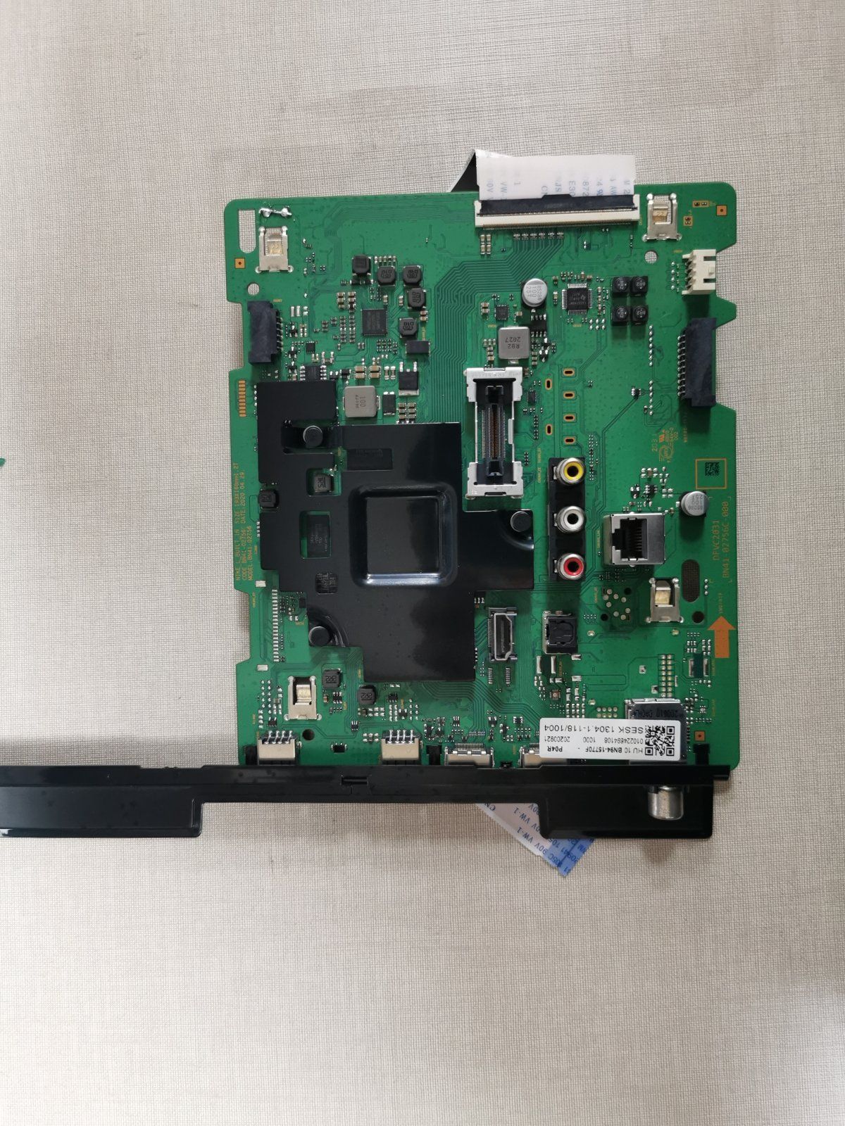 Placa Main UE50TU8005K Samsung - Imagen optimizada de Placa Main Samsung UE50TU8005K para Televisor