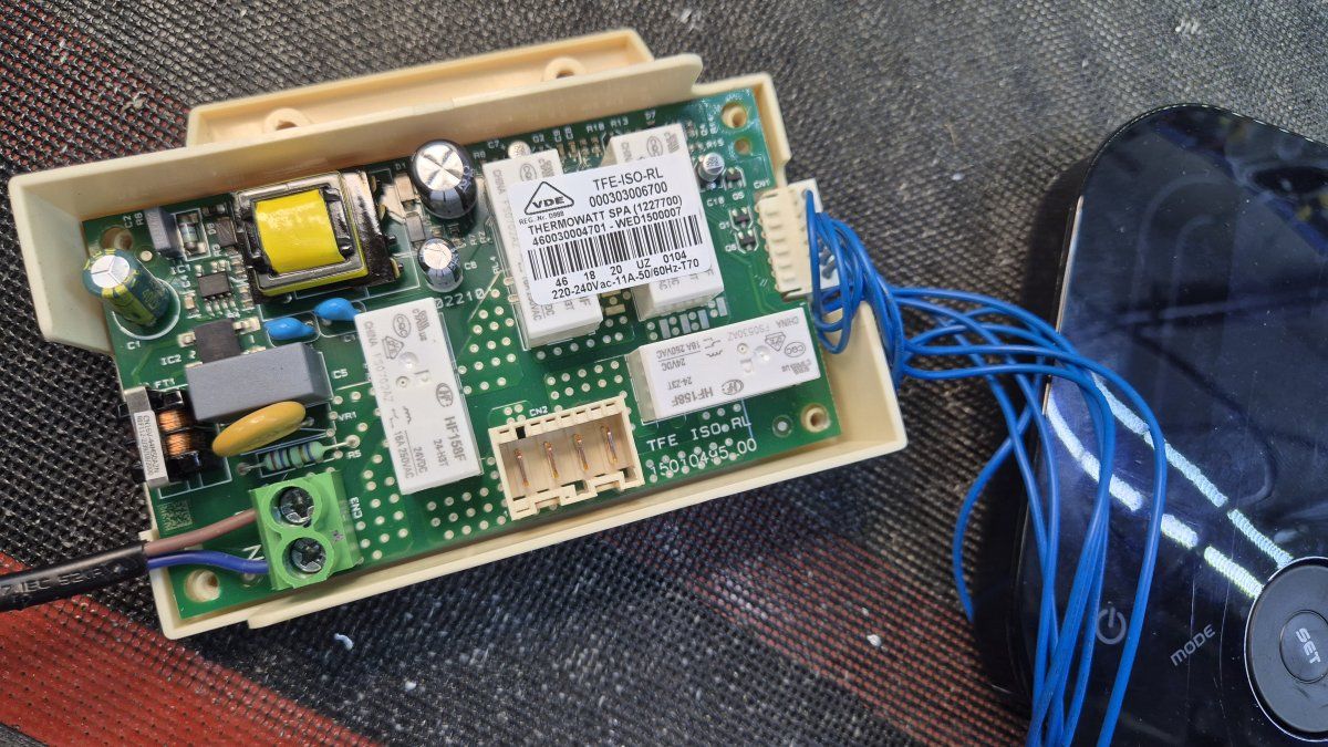 reparar Placa electrónica 000303006700 - Imagen optimizada de Reparar Placa electrónica 000303006700 para Calentador de agua eléctrico Thermowatt